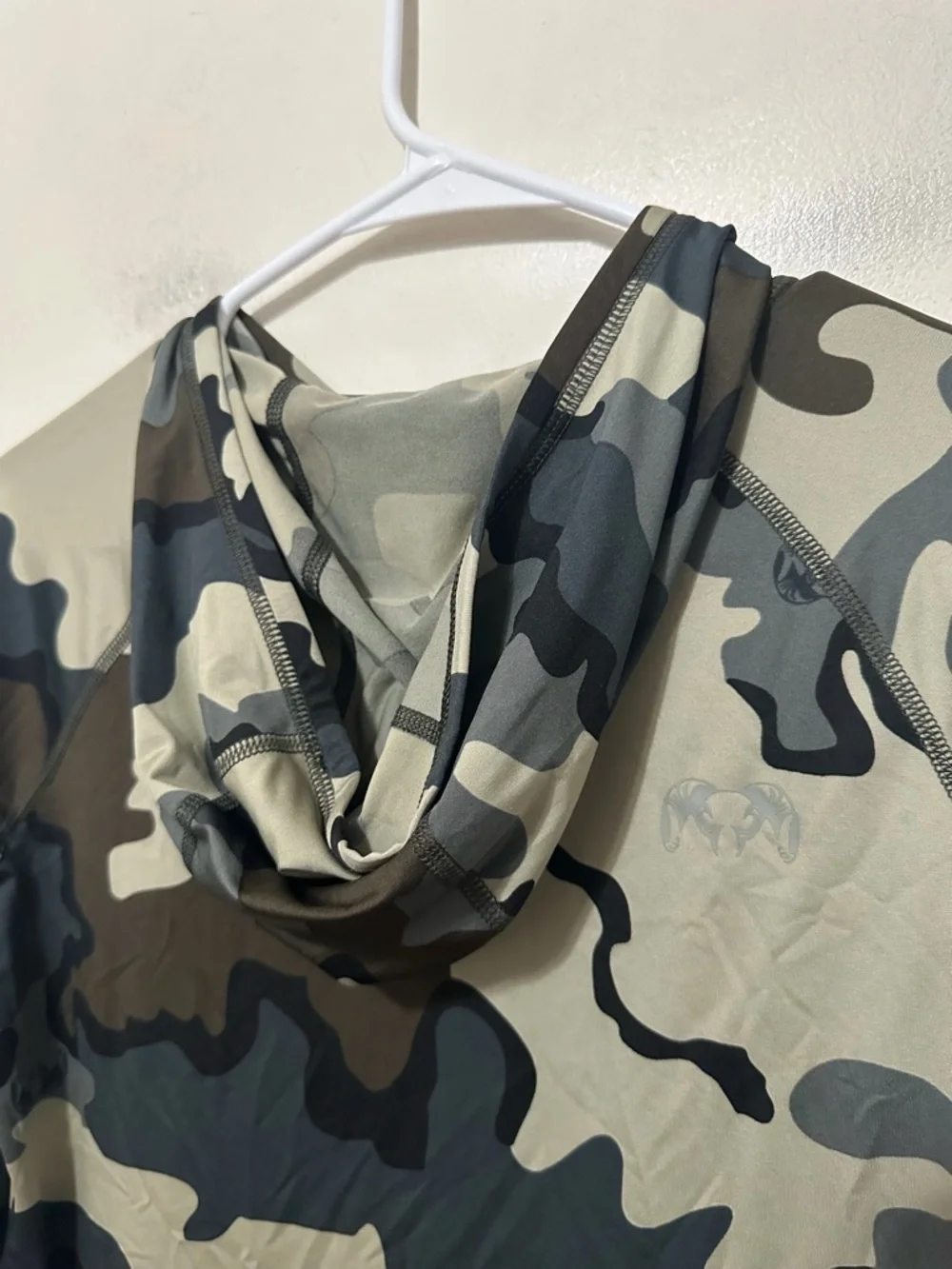 KUIU Gila Camo Performance Top  Women’s Size Small Green & Black - Picture 15 of 15